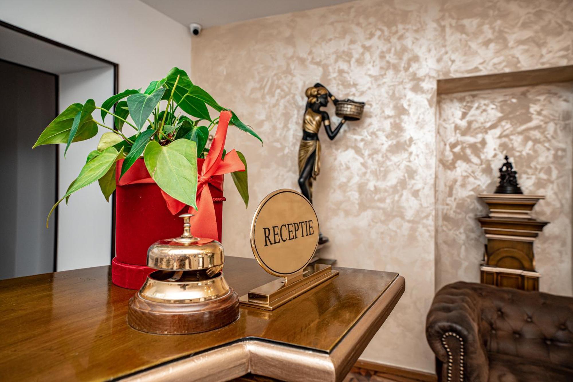 Hotel Rin Sibiu Bagian luar foto
