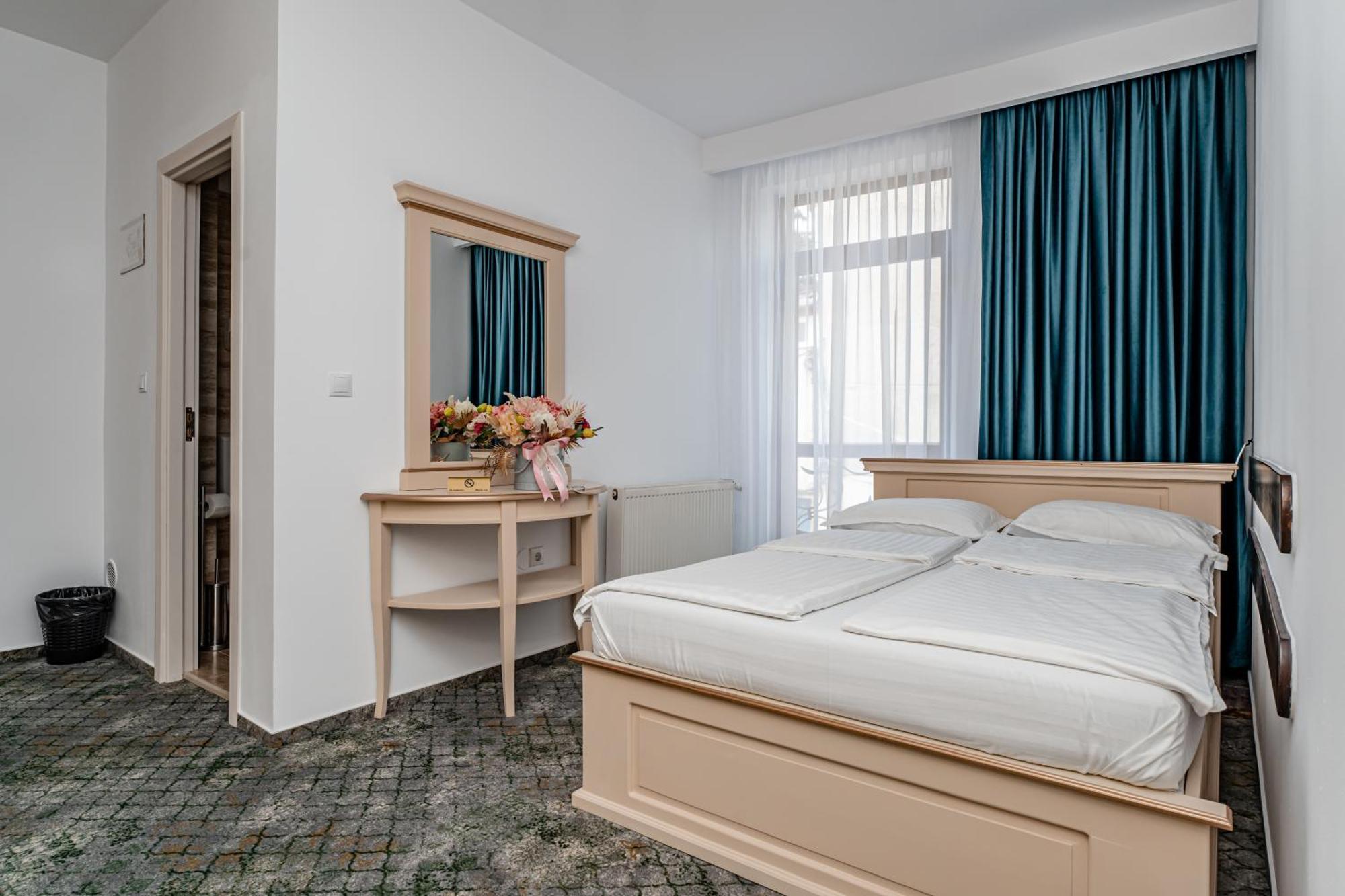 Hotel Rin Sibiu Bagian luar foto